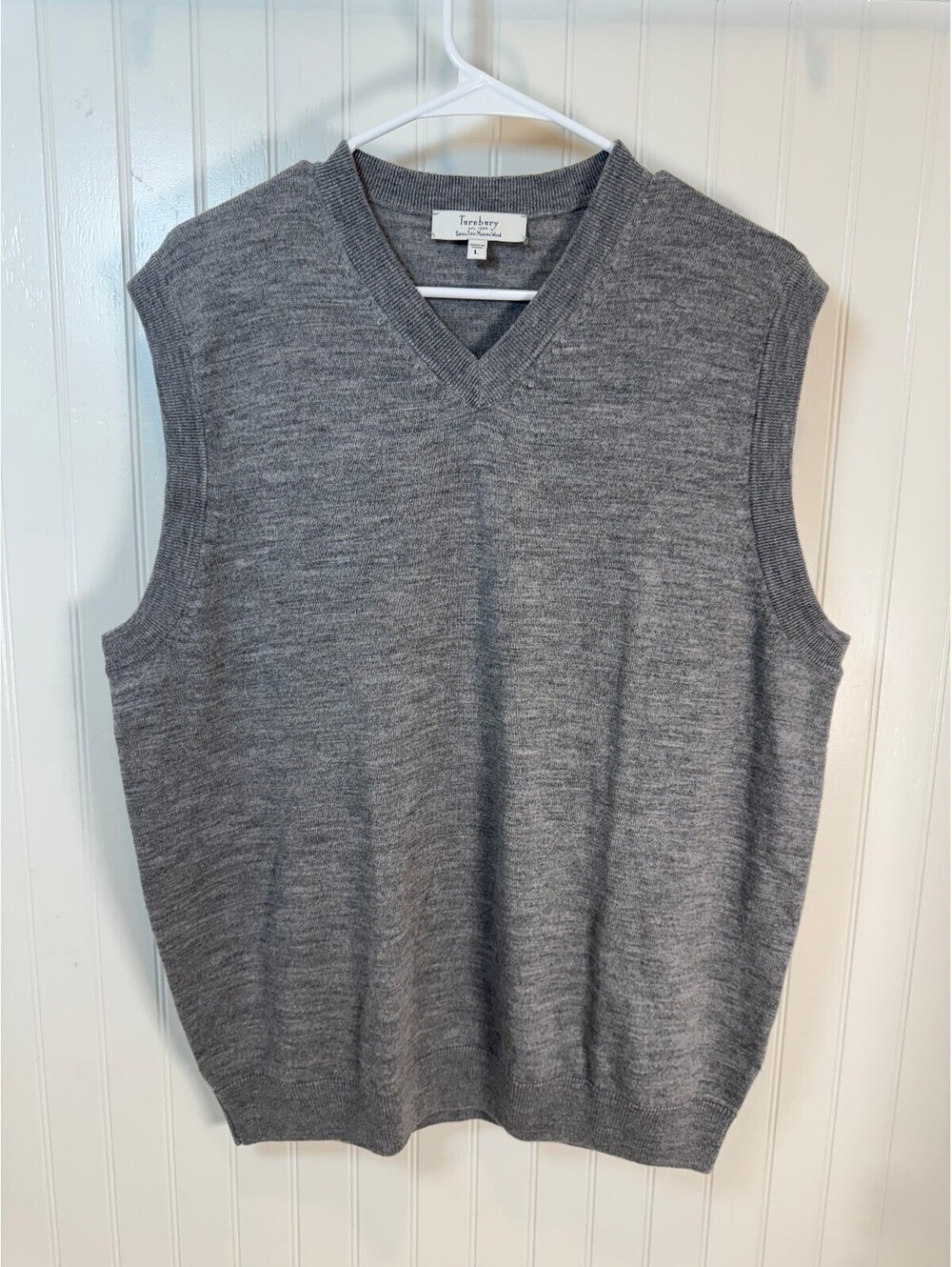 Turnbury Men's Extra Fine Merino Wool Gray V-Neck Sweater Vest Size L